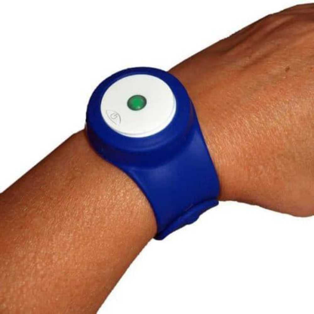 CPR Compression Rate Wrist Monitor & Soft CPR Mask C446835